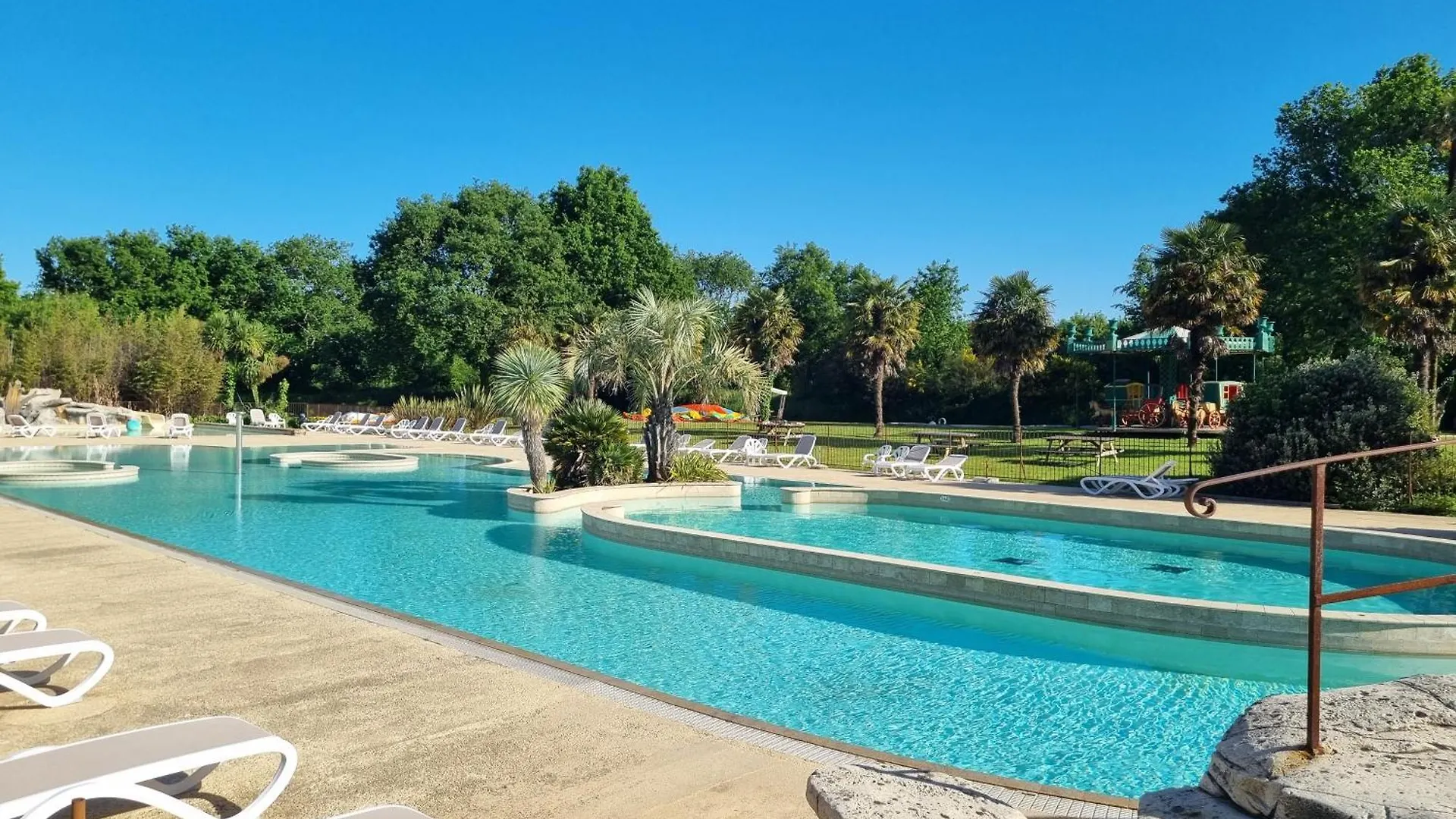 Camping De L Orangerie De Lanniron Mobilhome Esprit Zen R26 Quimper