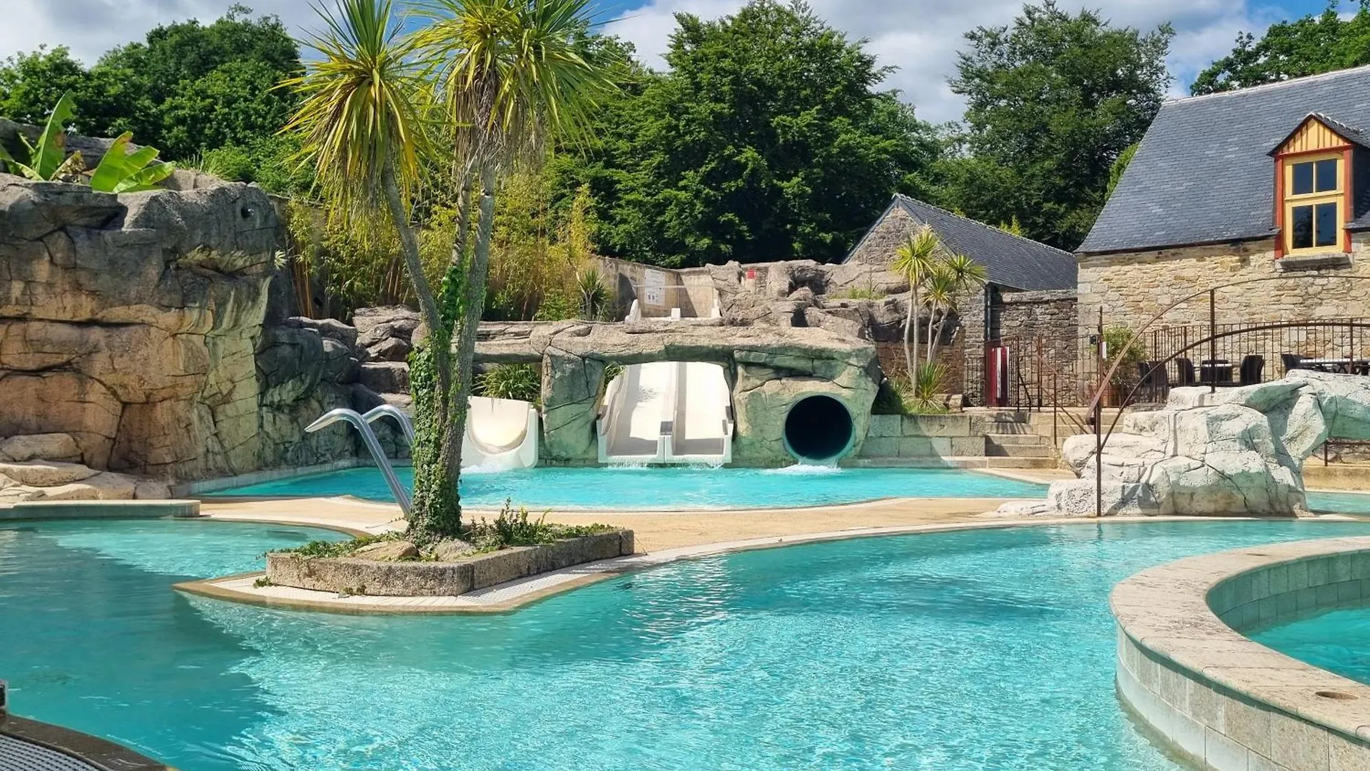 Camping De L Orangerie De Lanniron Mobilhome Esprit Zen R26 Quimper France