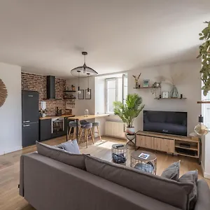 T2 - Vue Imprenable Sur La Cathédrale Apartamento